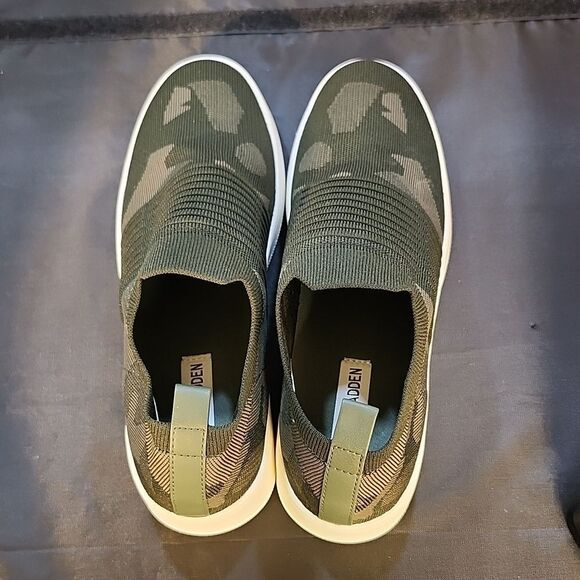 BRAND NEW STEVE MADDEN BEALE CAMOFLAGE SLIP-ON SNEAKER - Picture 6 of 15